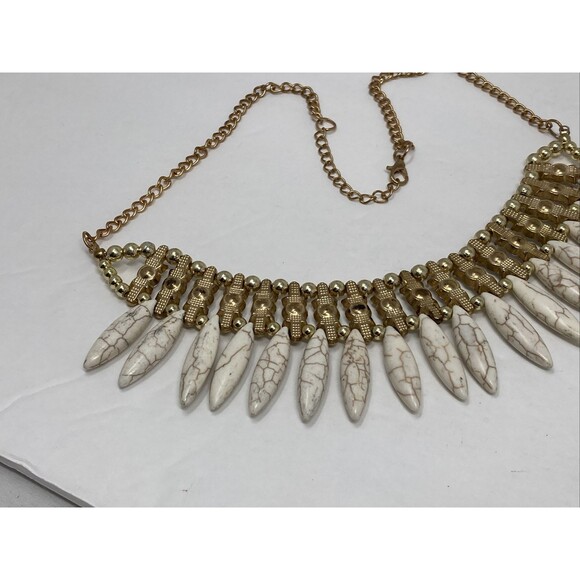 Necklace Gold Tone Clear Crystal White Veined Beads Claw-ish Shape Bib - Picture 8 of 12